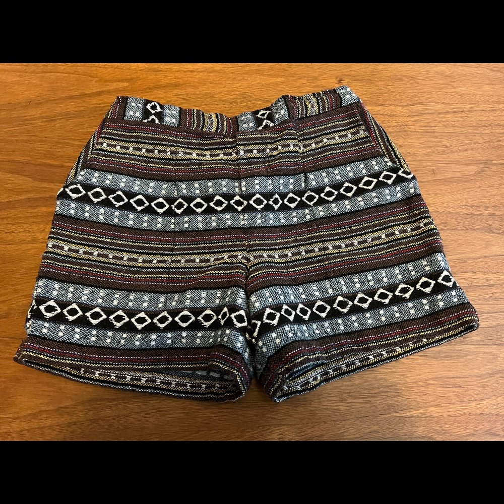 Used Size Medium Wai Wear: Am Wai Short